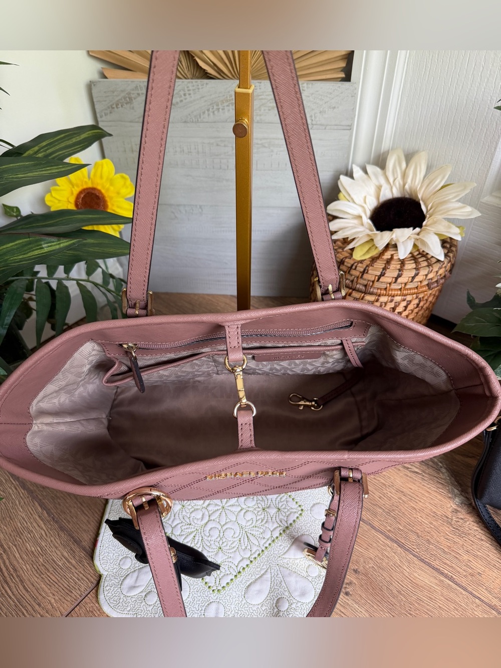 Michael Kors Jet Set Travel Dusty Rose Leather Shoulder Bag & Wallet Bundle - Picture 6 of 16